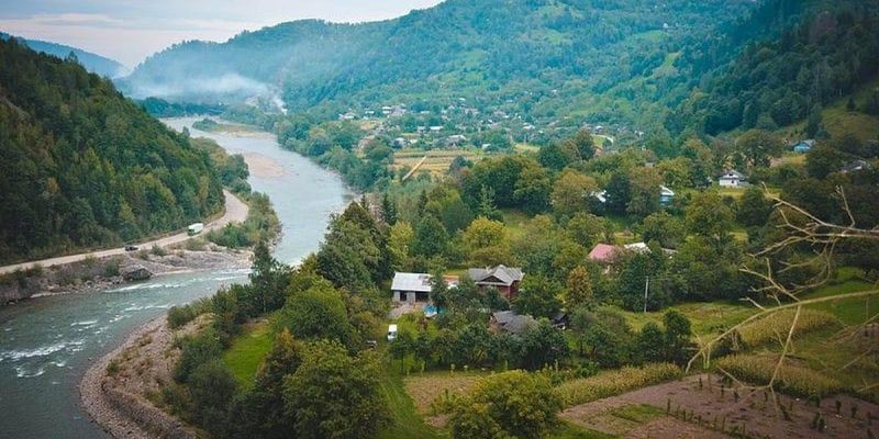 На Прикарпатті 12-річний хлопчик зник у річці Черемош - його віднесло течією