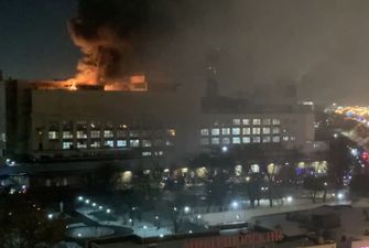 В Москве горит мясокомбинат: видео с места событий