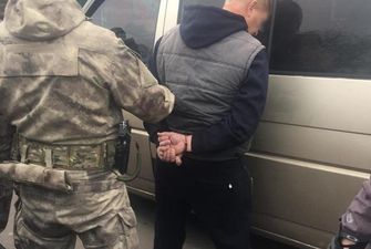 На Київщині пенсіонер МВС намагався відбити у поліцейських затриманого за розбій