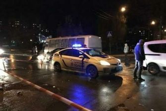 В Києві вдарили поліцейського, послали на три літери і збили машиною
