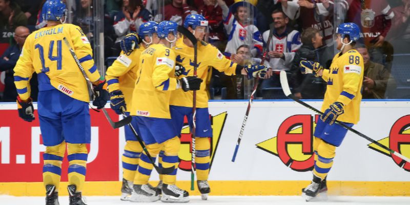 Швеция на последней минуте вырвала победу над Латвией и вышла в плей-офф