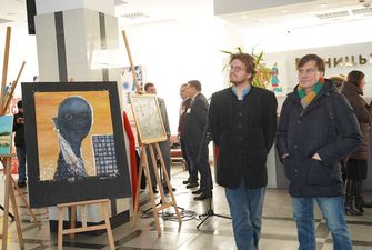 У Вінниці відкрилася виставка «Подих війни»