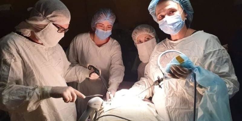 Львовские хирурги удалили девочке опухоль величиной с баскетбольный мяч