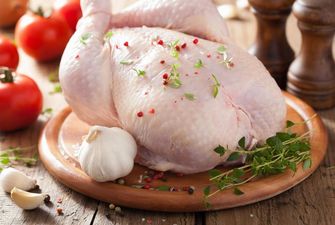 Эксперты: Куриное мясо опасно употреблять в пищу