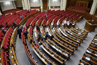 У Зеленского хотят созвать сессию Рады по вопросу антикоррупционного суда