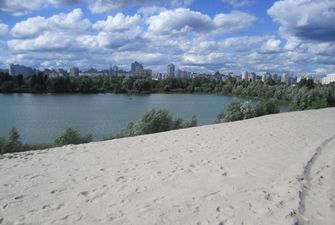В Киеве обнаружили страшную находку на озере: фото