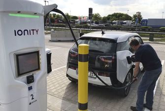 В Англії зарядки для електрокарів обігнали за кількістю автозаправки