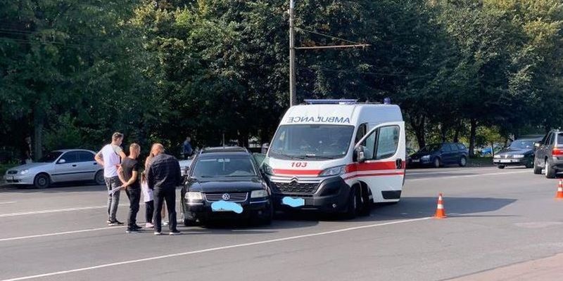 В Житомире скорая помощь попала в ДТП: погиб пациент