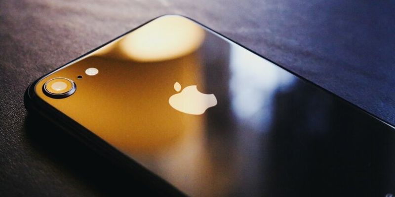 Apple может на треть сократить производство iPhone: причина