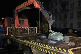 В Житомире был демонтирован памятник Пушкину