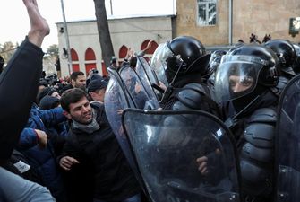 "Майдан" в Тбілісі: сутички між протестувальниками та поліцією тривають, 18 активістів затримані