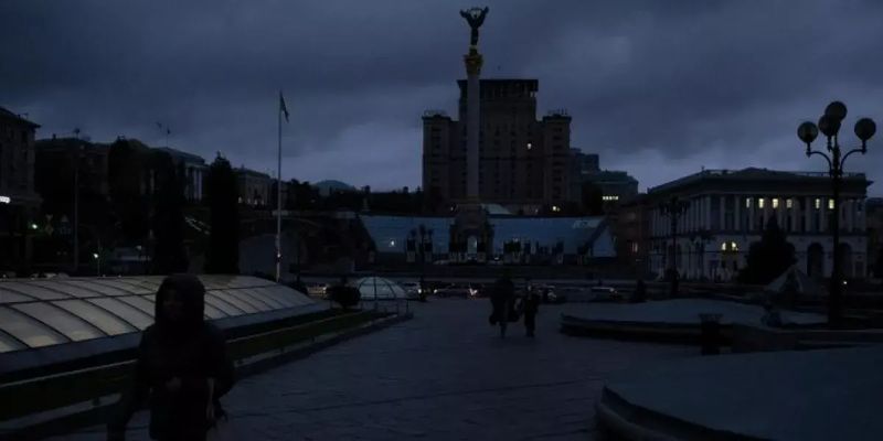 У половини мешканців Києва тривають аварійні відключення: світло даватимуть на 2-3 години