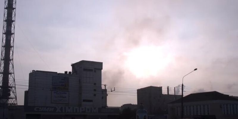 На заводе «Сумыхимпром» утечка аммиака: есть ли угроза для населения и что делать при отравлении