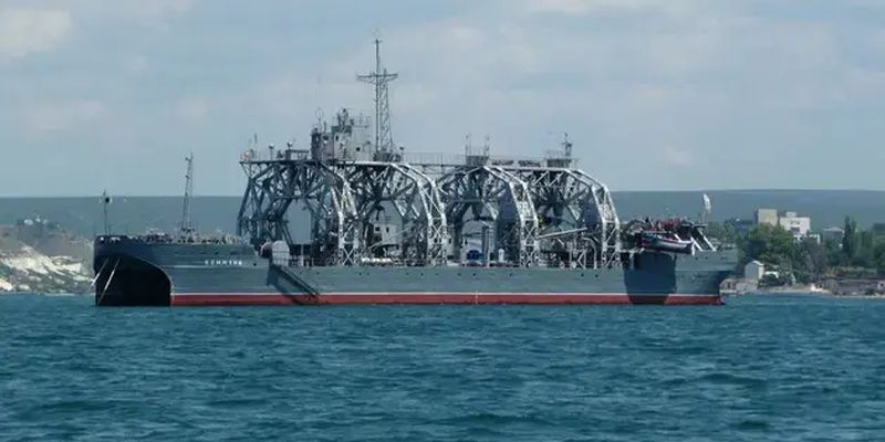 В оккупированном Крыму поражено судно "Коммуна"