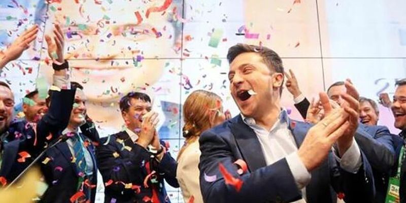 Зеленский приглашен: всплыли детали о новогодней вечеринке "слуг народа"
