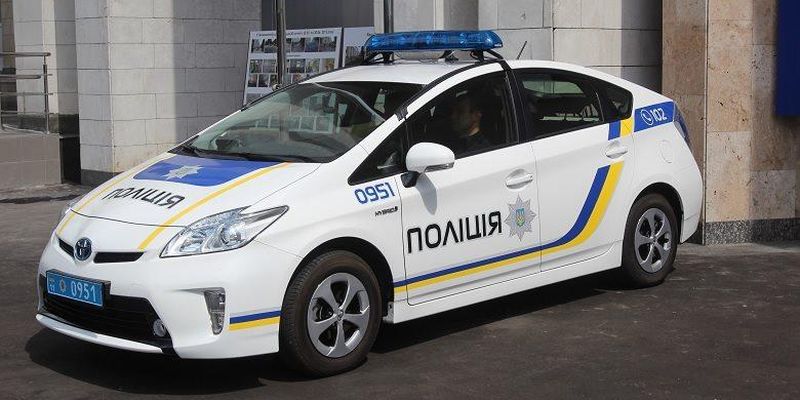 У Києві затримали фейковий автомобіль поліції з псевдополицейским за кермом