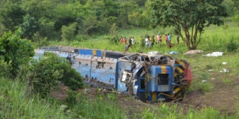 У ДР Конго потяг зійшов з рейок, десятки загиблих