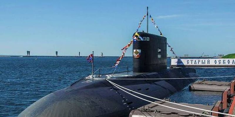 Россия направила боевую подлодку в Черное море: что происходит