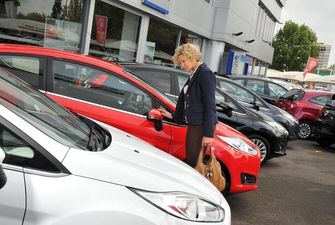 Европейцы спешат обзавестись новеньким авто