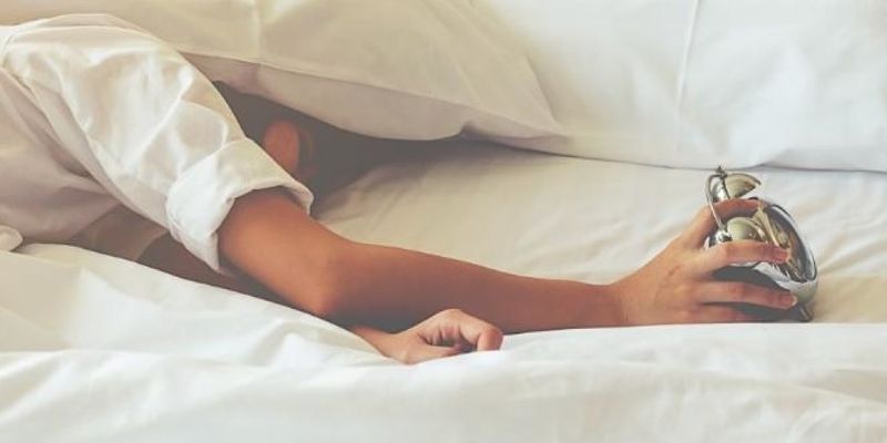 Эксперты назвали опасности позднего сна для подростков