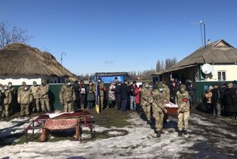 У Полтавській області прощаються із загиблим на Донбасі 19-річним бійцем