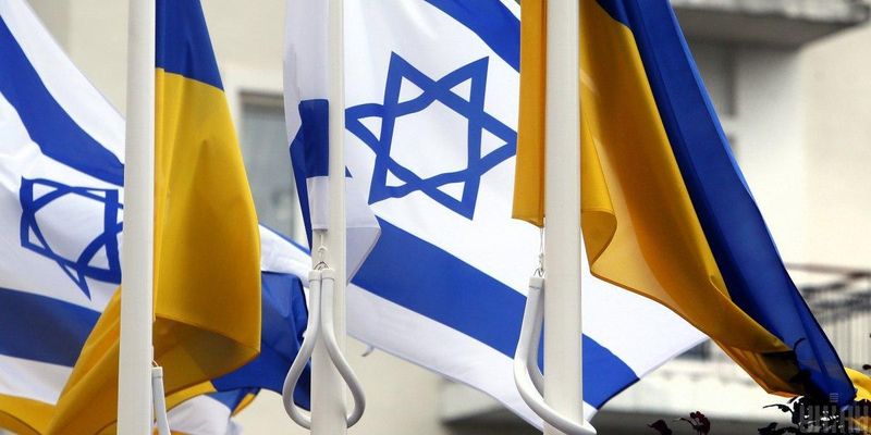 Нетаньягу розповів Макрону, як Ізраїль допомагає Україні