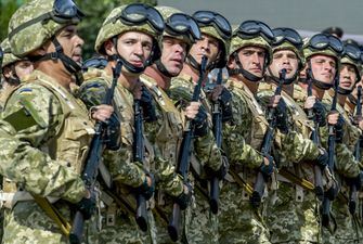 В армии оставят воинское приветствие "Слава Украине!"