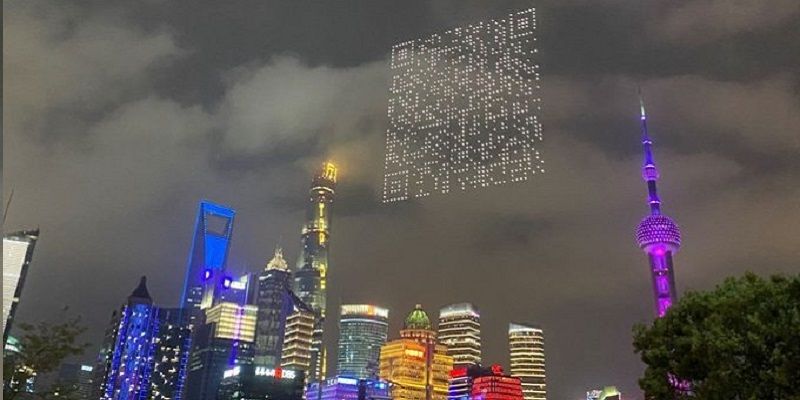 Будущее уже здесь: в небе над Шанхаем множество дронов сформировали QR-код с рекламой игры