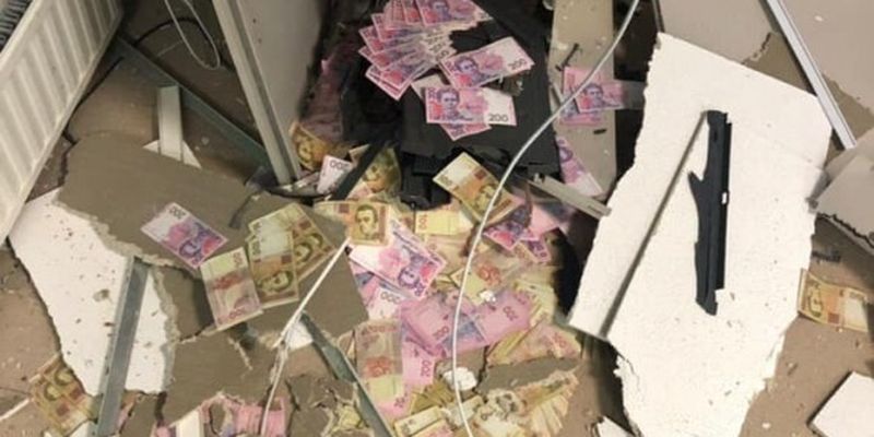 Освобожденный судом грабитель взорвал банкомат под Днепром: опубликованы фото и видео