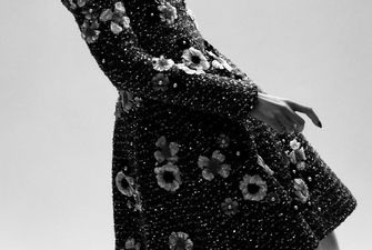 Платья и костюмы для эксцентричных принцесс в новой кутюрной коллекции Chanel