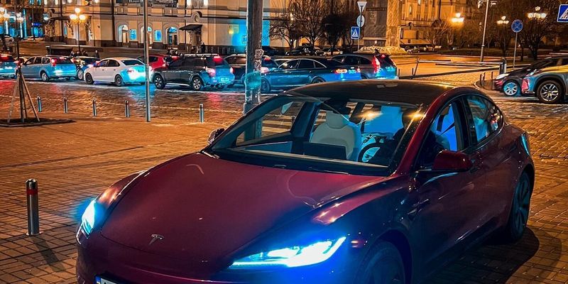 В Украине появился новейший электромобиль Tesla с запасом хода свыше 600 км
