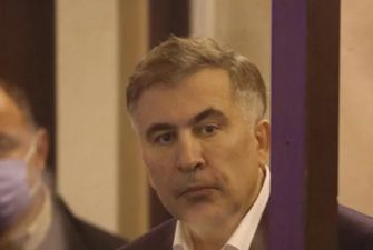 Саакашвили забрали после выступления и продолжили суд без него