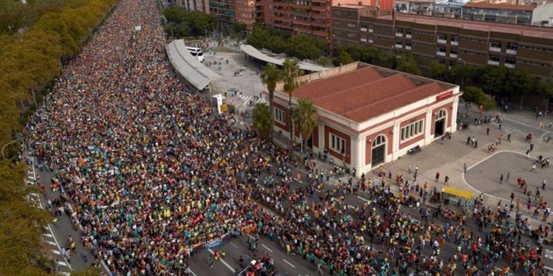 Протестующие заблокировали подъезды к Барселоне