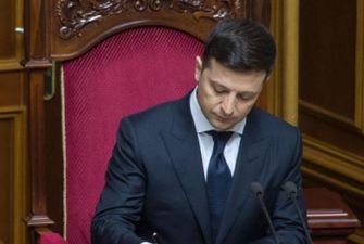 Зеленский подписал закон об отпусках усыновителей детей-сирот