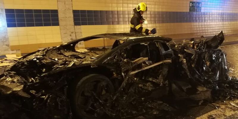 €200 000 cтали пеплом: редчайшее авто самоуничтожилось прямо на ходу