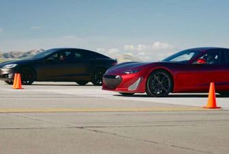 Потужна Tesla Model S Performance поступилась Drako GTE в заїзді на четверть милі