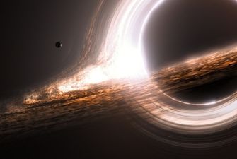 Неопознанное тело подпитывает черную дыру, астрофизики в замешательстве