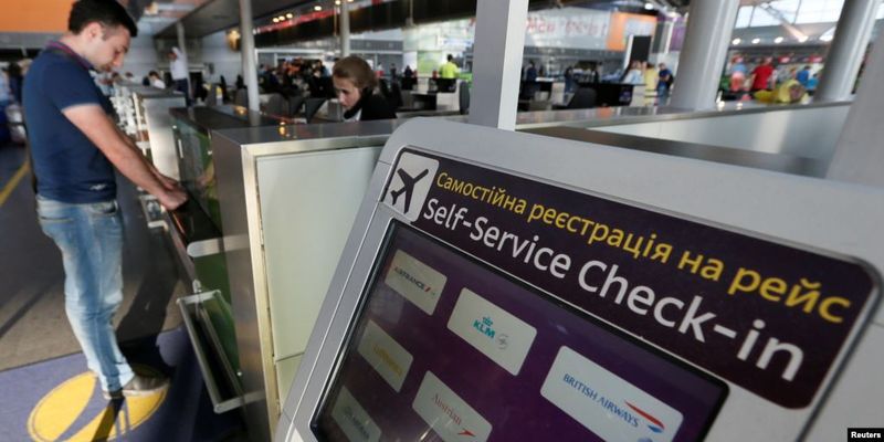 Пасажири розблокували вхід до терміналу F у "Борисполі"