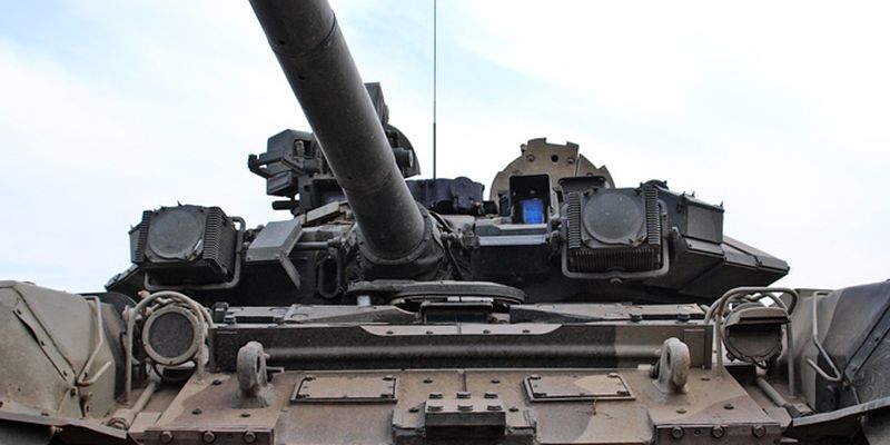 Украинские военные "протестировали" танк бокалом пива