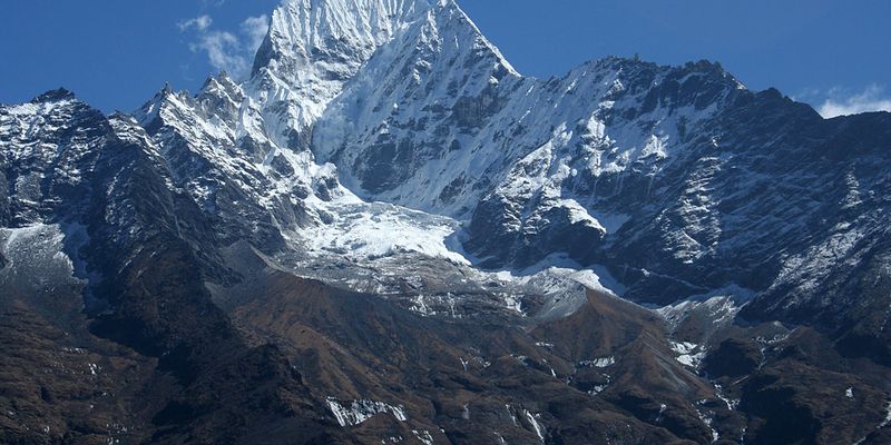 На горе Эверест зафиксировали первого заболевшего коронавирусом