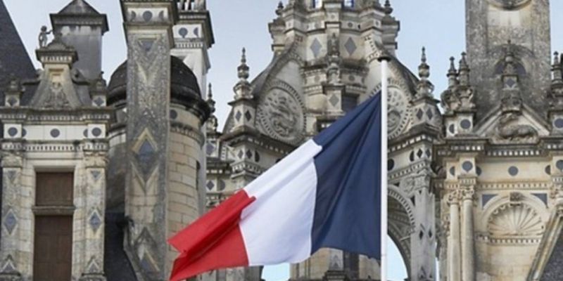 Пенсионный возраст во Франции поднимут на два года, профсоюзы готовятся к протестам