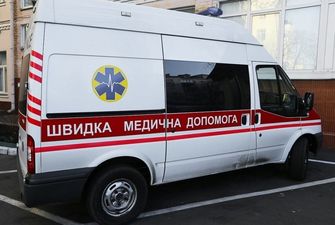 ДТП на встречной полосе: В Харькове водитель Skoda врезался в «скорую»