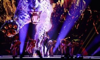 Люксембург впервые за 30 лет выступил на "Евровидении": феерический номер разработал продюсер из Украины