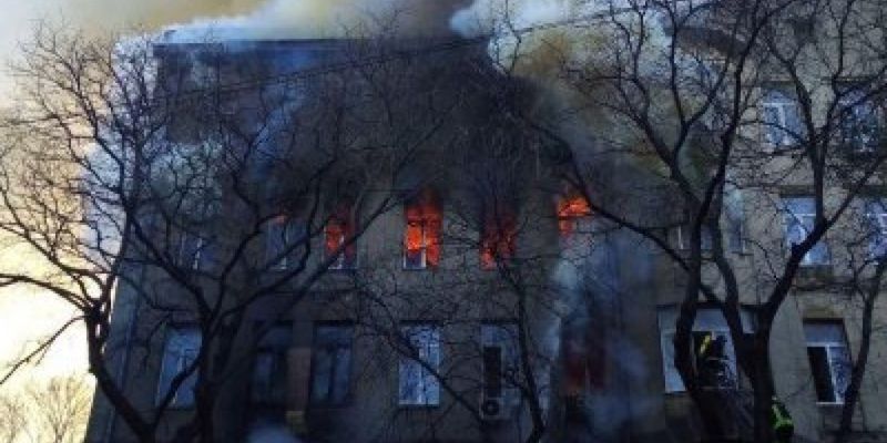 Пожар в одесском колледже: скончался преподаватель, шестеро студентов госпитализированы