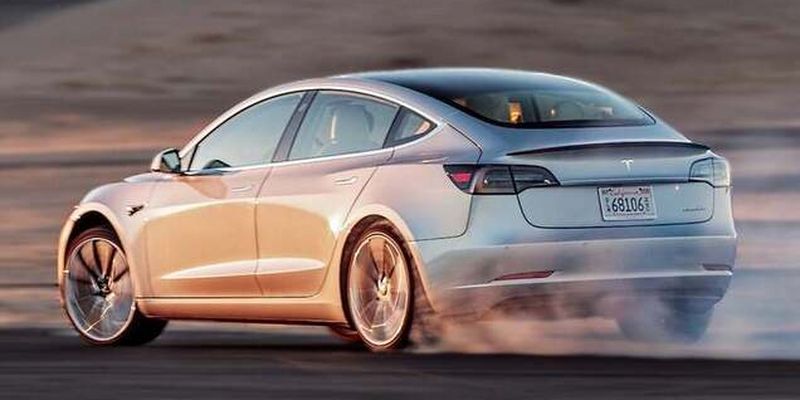 Tesla увеличила максимальную скорость своего популярного электрокара