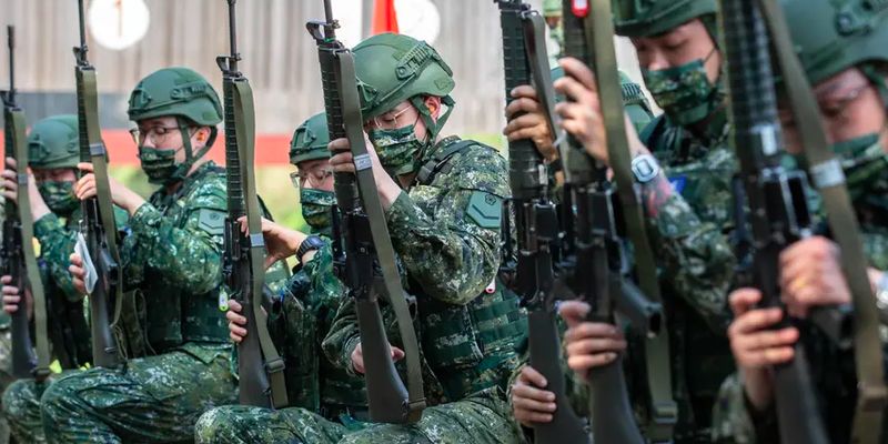 Сенат США одобрил закон о военной поддержке Украины и Тайваня: в Китае отреагировали