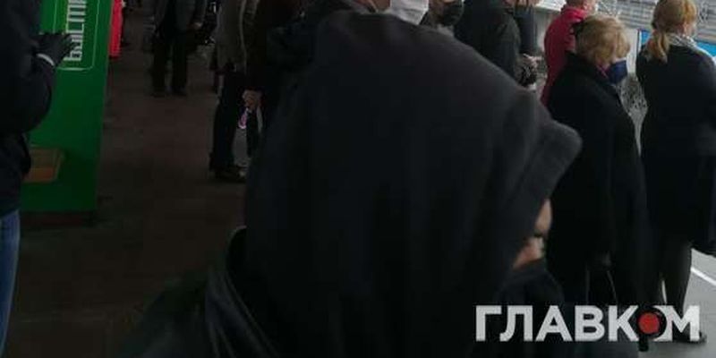 Третій день роботи київського метро: у підземці вже натовп людей