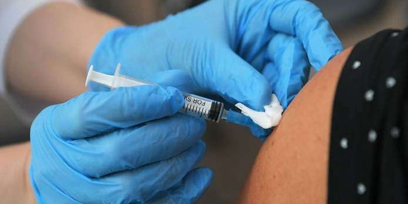 У медичних закладах Чернівців вакциновані 86,3% працівників