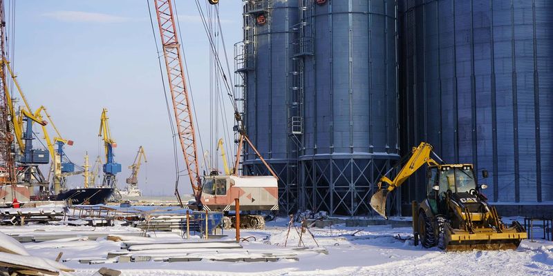 В Маріупольському порту будівництво зернового комплексу завершать до початку сезону