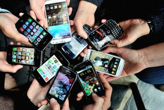 В Италии зависимость от мобильных телефонов хотят приравнять к наркомании